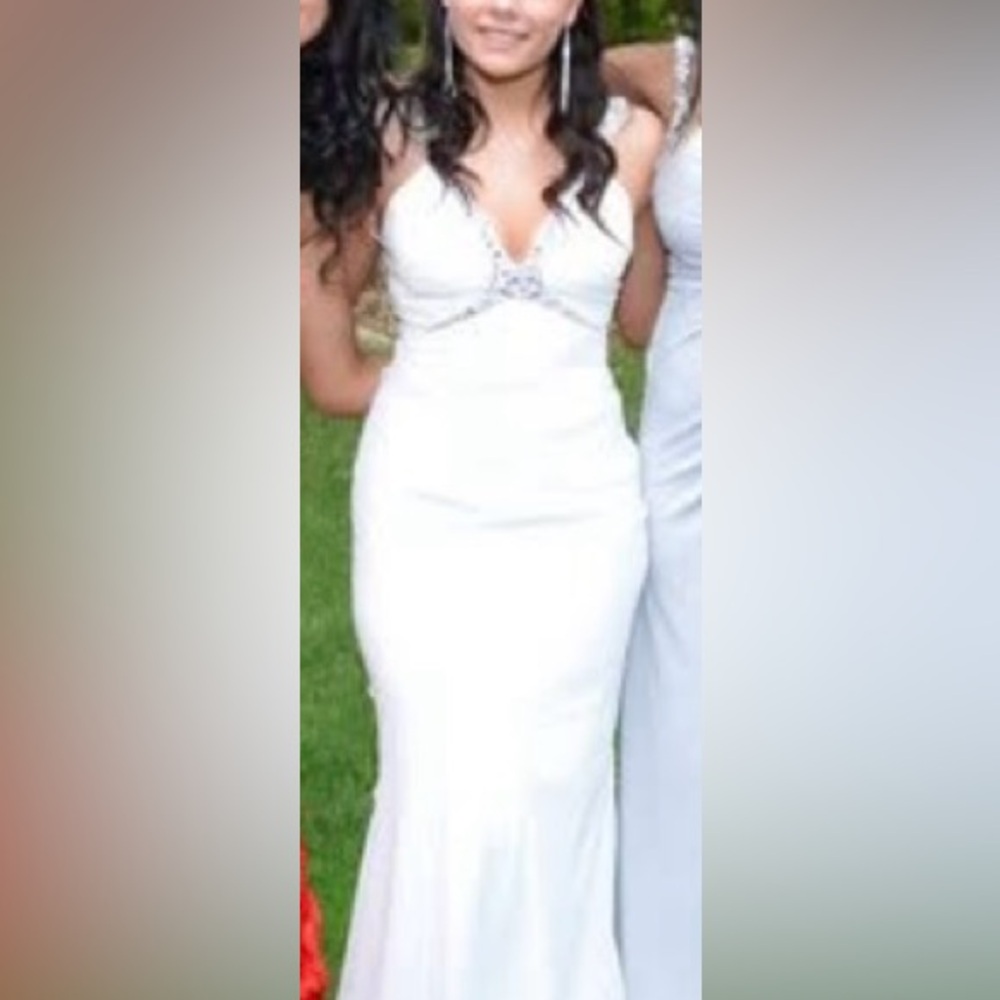 Faviana Couture White Prom Dress Size Women’s 8 - Picture 2 of 13